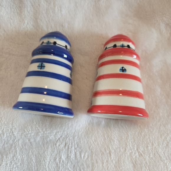 Vintage Lighthouse Salt & Pepper Shakers Red & White, Blue & White - Picture 2 of 8